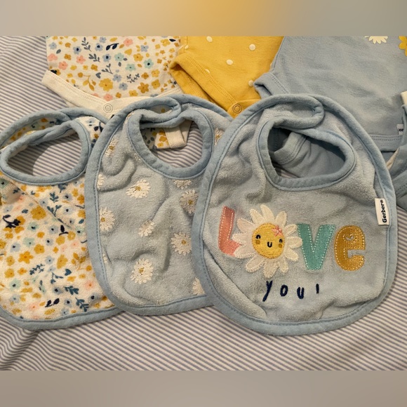 Bundle of baby girl 6 onesies, 4 socks and 3 bibs size PREEMIE and NEWBORN - Picture 3 of 7